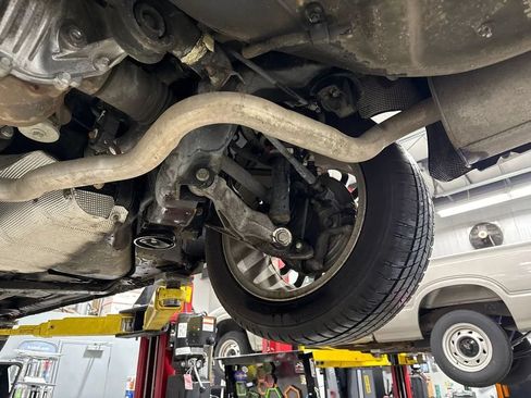 Used 2004 Ford Thunderbird RWD image 15