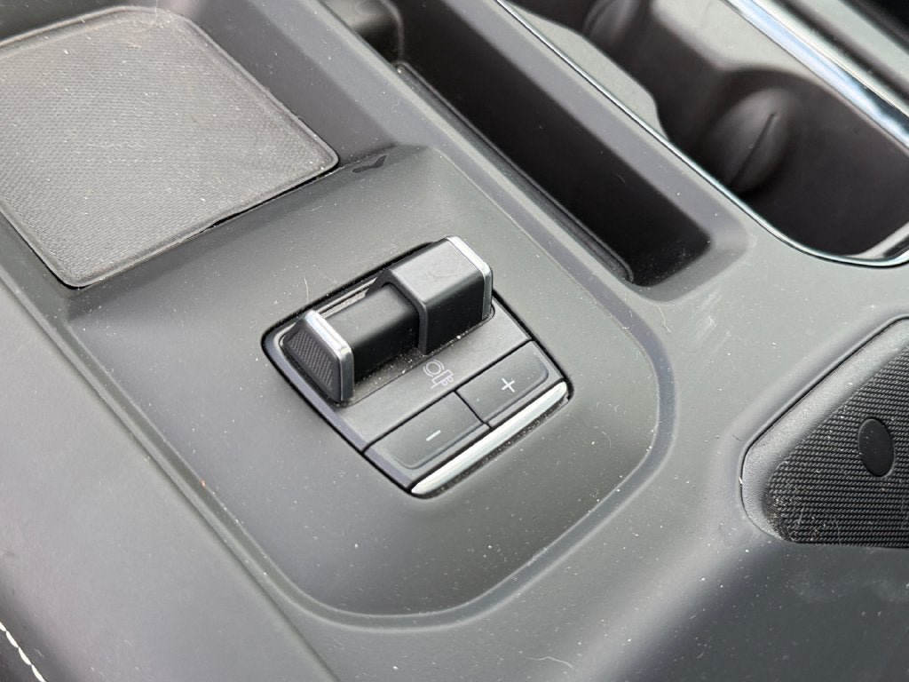 Used 2025 GMC Sierra 2500 AT4X AWD/4WD image 34