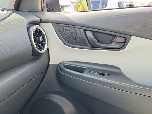 Used 2023 Hyundai Kona SEL AWD/4WD image 31