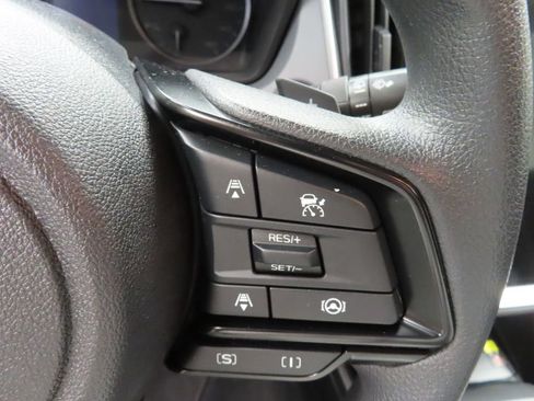 Used 2025 Subaru Crosstrek 2.0i Premium image 38