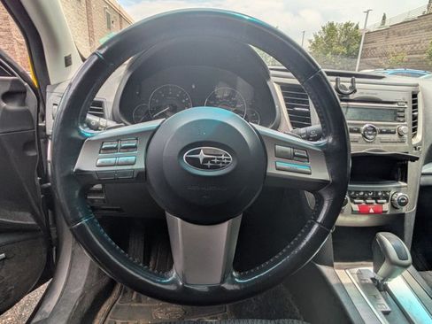Used 2011 Subaru Outback 2.5i Premium AWD/4WD image 16