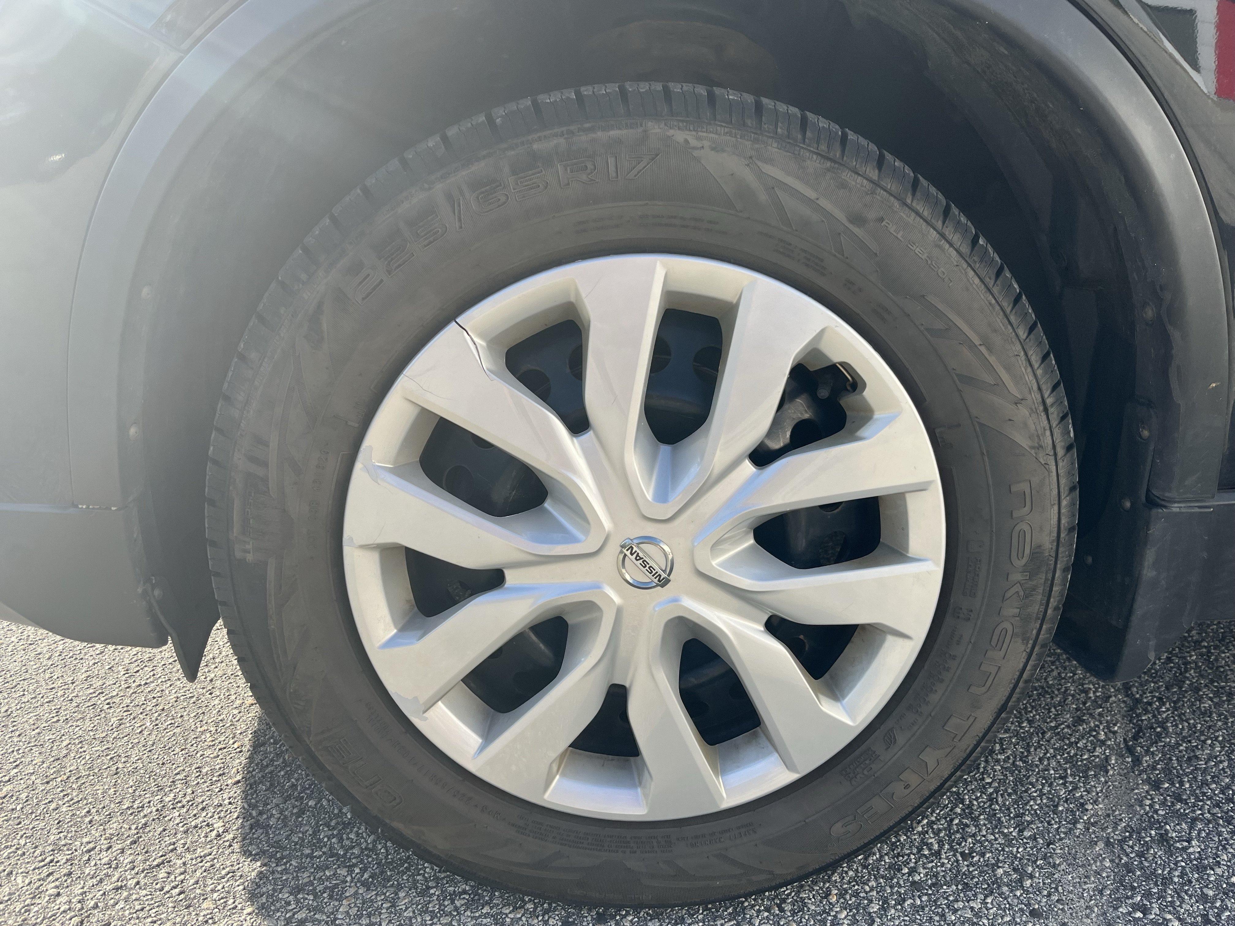 Used 2019 Nissan Rogue S AWD/4WD image 5