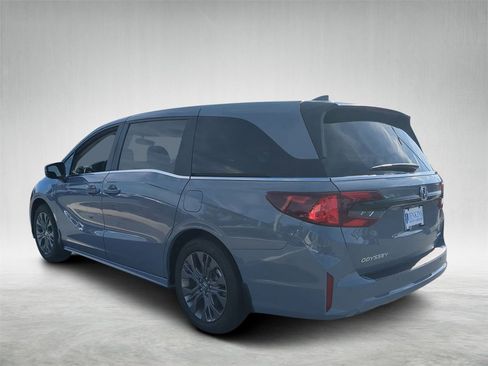 New 2026 Honda Odyssey Touring image 5