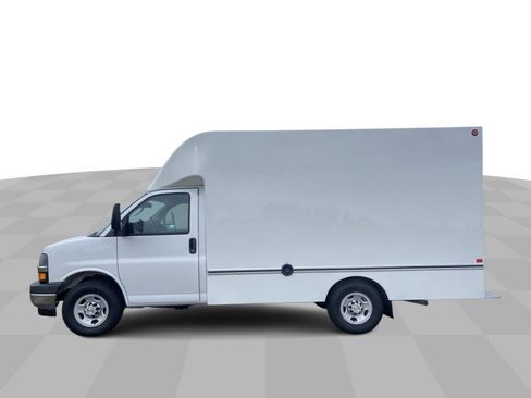 New 2024 Chevrolet Express 3500 w/ Power Convenience Package RWD image 30