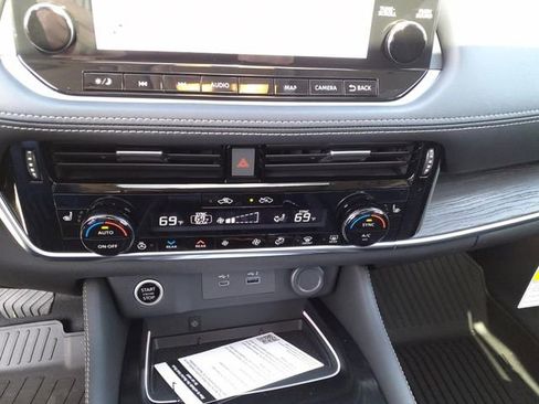 Certified 2023 Nissan Rogue Platinum w/ Platinum Premium Package image 14