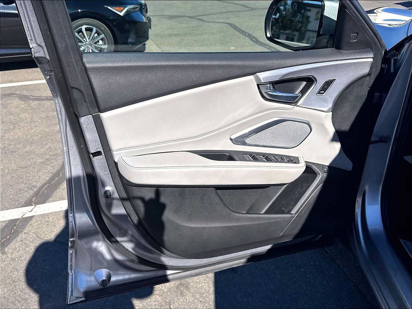 Used 2019 Acura RDX w/ Technology Package AWD/4WD image 23