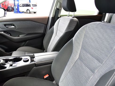 Used 2023 Nissan Rogue SV AWD/4WD image 10