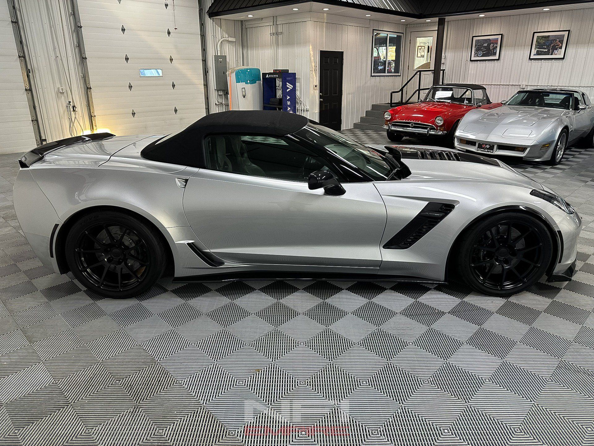 Used 2014 Chevrolet Corvette Stingray Convertible w/ 3LT Preferred Equipment Group RWD image 12