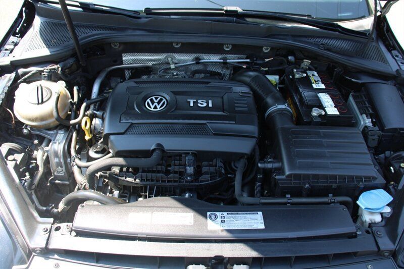 Used 2016 Volkswagen Golf S FWD image 18