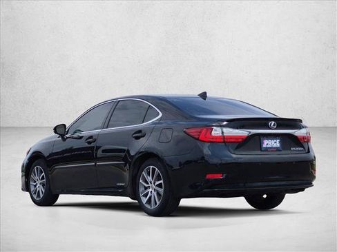 Used 2016 Lexus ES 300h w/ Luxury Package w/Wood Trim FWD image 8