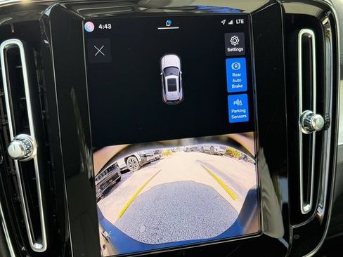 Certified 2024 Volvo XC40 B5 Core AWD/4WD image 22