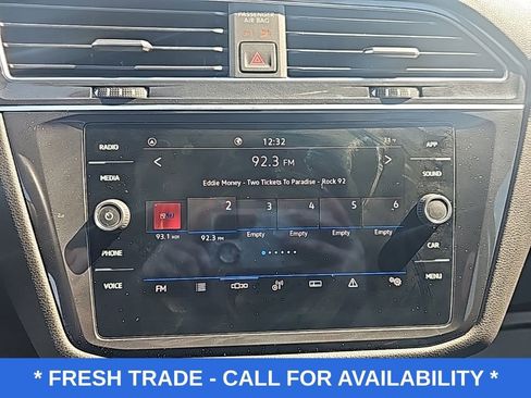 Used 2022 Volkswagen Tiguan SE w/ Panoramic Sunroof Package image 22