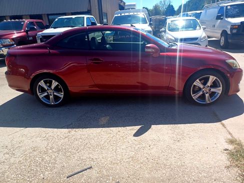 Used 2013 Lexus IS 250C image 4