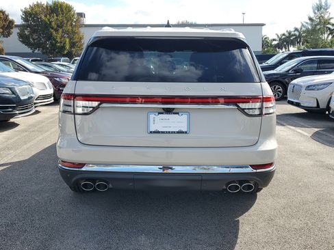Certified 2022 Lincoln Aviator Reserve w/ Elements Package Plus image 5