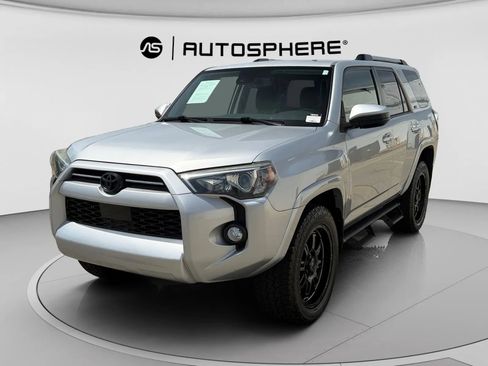 Used 2020 Toyota 4Runner SR5 AWD/4WD image 4