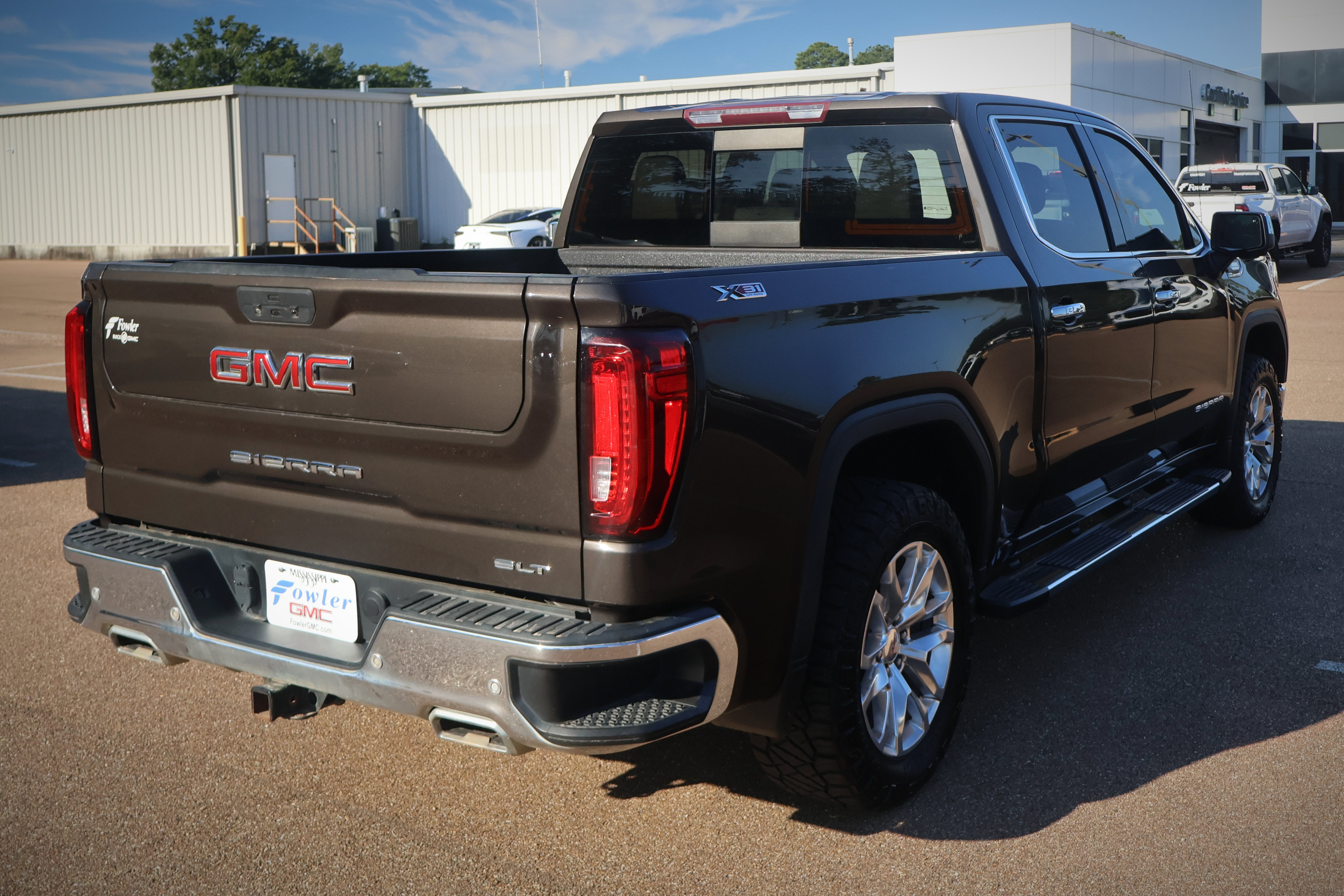 Used 2021 GMC Sierra 1500 SLT w/ SLT Premium Plus Package AWD/4WD image 7
