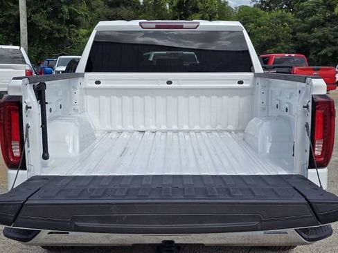 Used 2025 GMC Sierra 1500 SLT AWD/4WD image 13