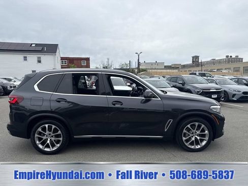 Used 2021 BMW X5 xDrive40i w/ Convenience Package AWD/4WD image 3