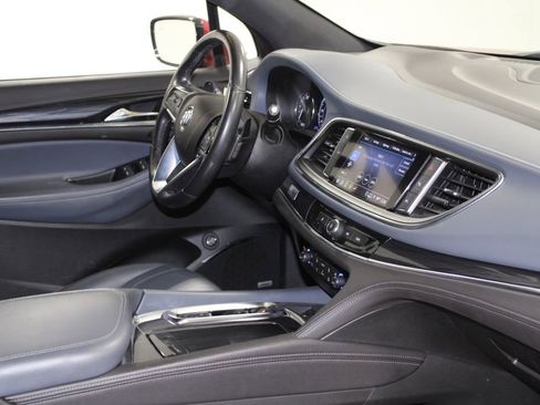 Used 2024 Buick Enclave Premium image 31