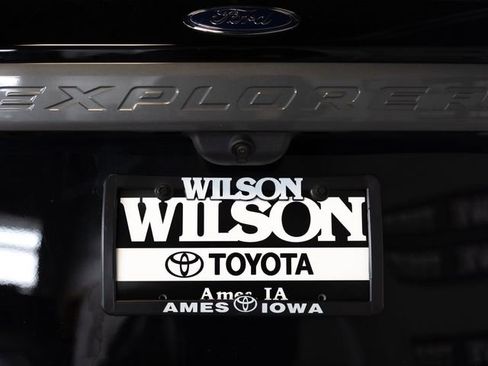 Used 2023 Ford Explorer XLT w/ Equipment Group 202A image 6