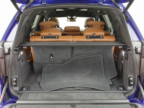 Certified 2025 BMW X7 M60i image 18