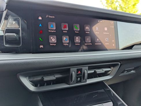 Certified 2025 Porsche Cayenne image 13