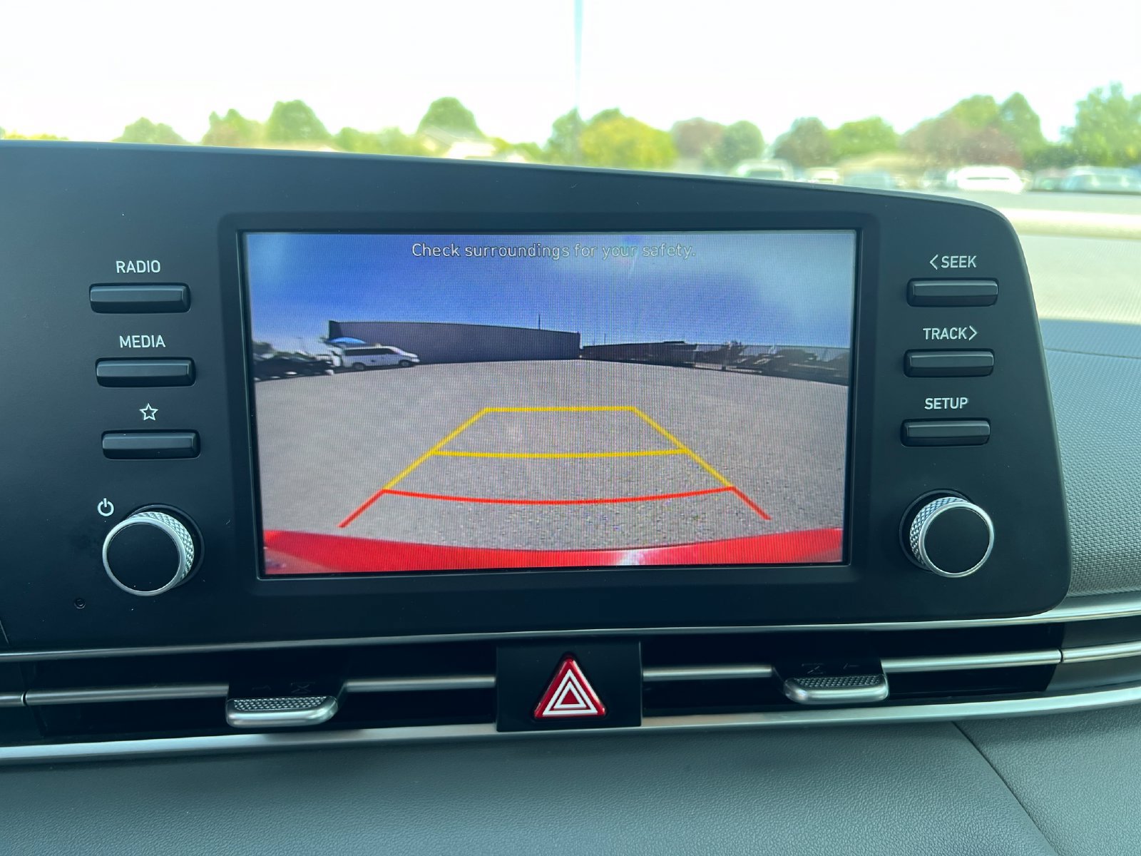Used 2022 Hyundai Elantra SE FWD image 20