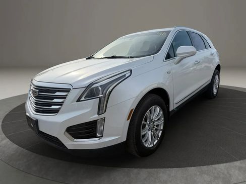 Used 2017 Cadillac XT5 FWD image 1