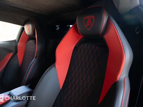 Used 2024 Lamborghini Revuelto AWD/4WD image 19