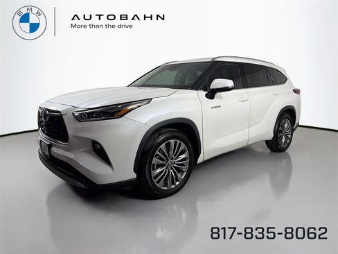 Used 2021 Toyota Highlander Platinum image 1
