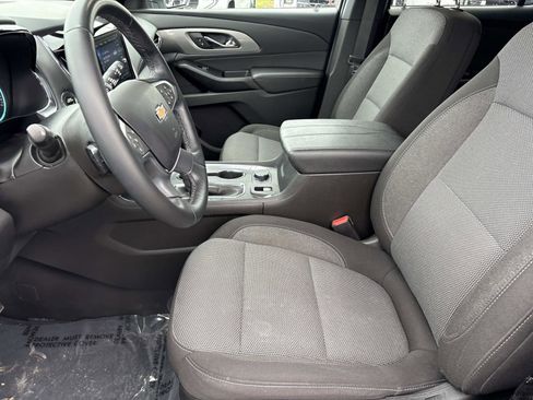 Used 2023 Chevrolet Traverse LT image 14