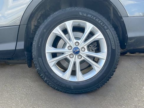 Used 2019 Ford Escape SE FWD image 28