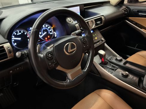 Used 2015 Lexus IS 250 RWD image 4