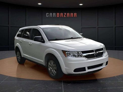 Used 2018 Dodge Journey SE image 4