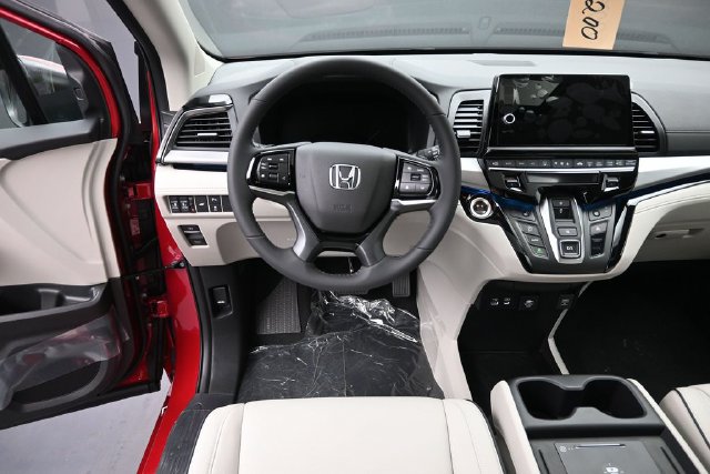 New 2026 Honda Odyssey Touring image 13