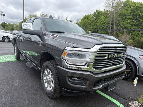 Used 2024 RAM 2500 Laramie AWD/4WD image 2