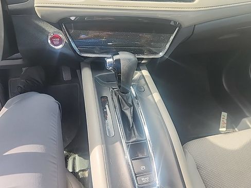 Used 2017 Honda HR-V EX image 24