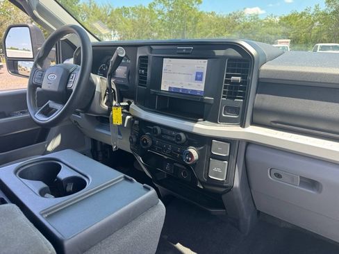 Used 2025 Ford F250 XLT AWD/4WD image 23