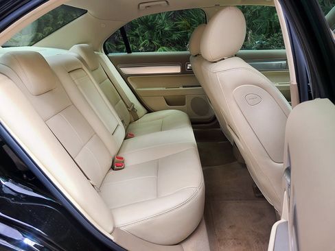 Used 2007 Lincoln MKZ image 19