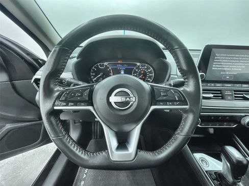 Used 2024 Nissan Altima 2.5 SR image 19