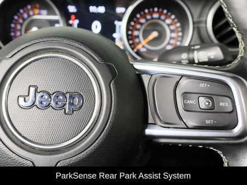 Used 2020 Jeep Gladiator Overland w/ LED Lighting Group image 11