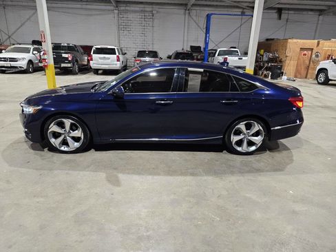 Used 2018 Honda Accord Touring image 5