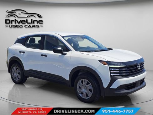 Used 2025 Nissan Kicks S w/ Charging Package FWD image 11