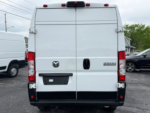 Used 2023 RAM ProMaster 2500 FWD image 5