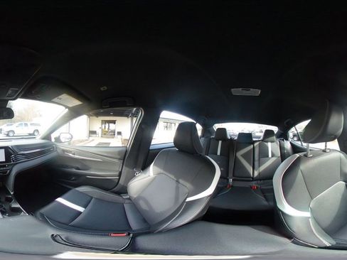 Used 2025 Toyota Camry SE image 36