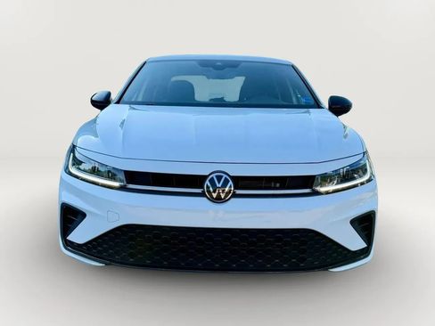 Used 2025 Volkswagen Jetta Sport image 2