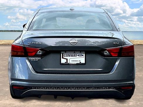 Used 2024 Nissan Altima 2.5 SV FWD image 7