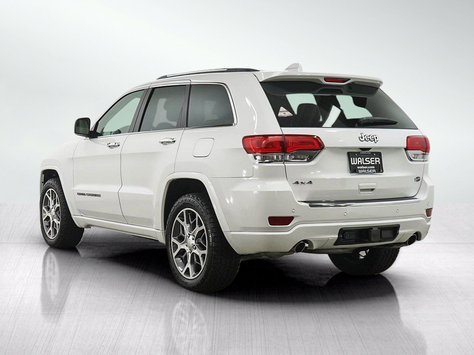 Used 2021 Jeep Grand Cherokee Overland AWD/4WD image 3