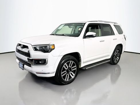 Used 2016 Toyota 4Runner Limited AWD/4WD image 4
