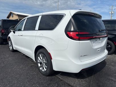 New 2027 Chrysler Pacifica Select